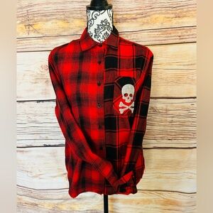 LIFE Women’s Red Black Plaid Rhinestone Skull Long Sleeve Flannel Shirt S NWT